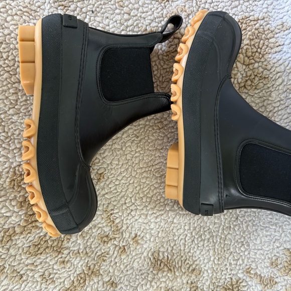 Stella McCartney Black Vegan Chelsea Rain boots - Picture 2 of 11